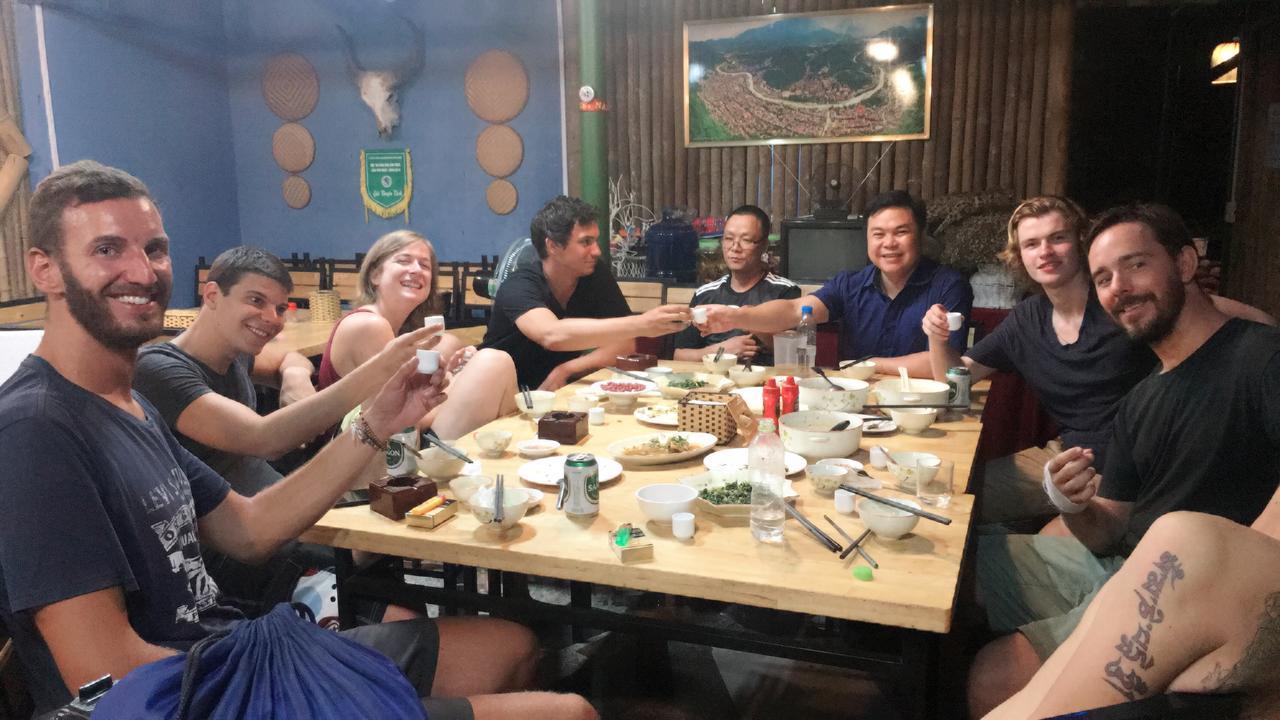 Green Hill Hostel&Tour Ha Giang Buitenkant foto